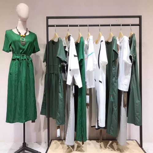 精品依夢連衣裙19春折扣女裝庫存走份批發(fā)渠道深度剖析 —— 艾森絲服飾的實用指南